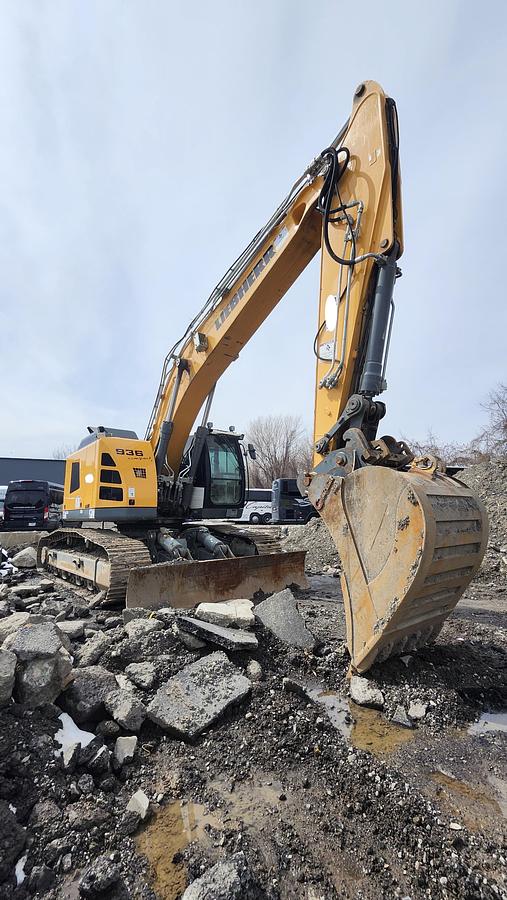 Used 2020 Liebherr R936 Compact LC