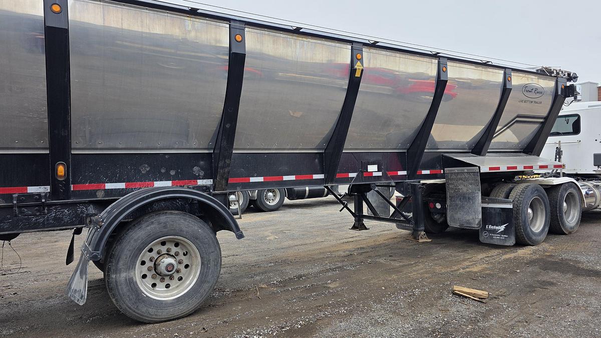 Used 2020 Trout River 4 axles Live Bottom