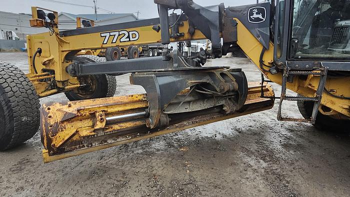Used 2006 John Deere 772D