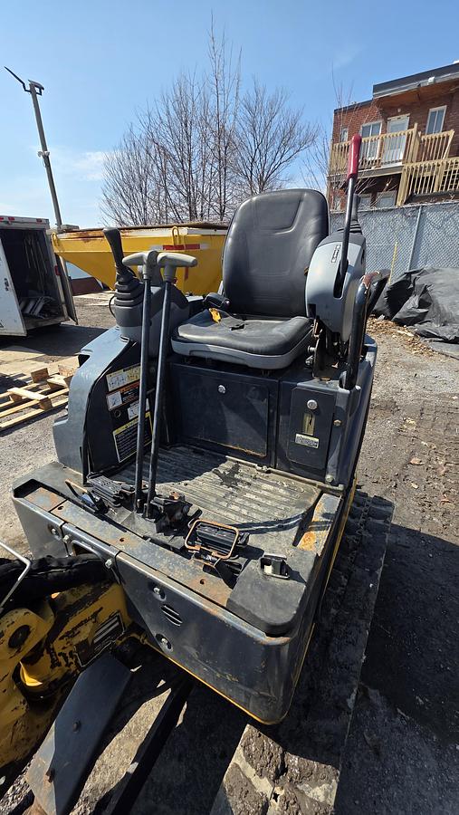 Used 2012 John Deere 17D