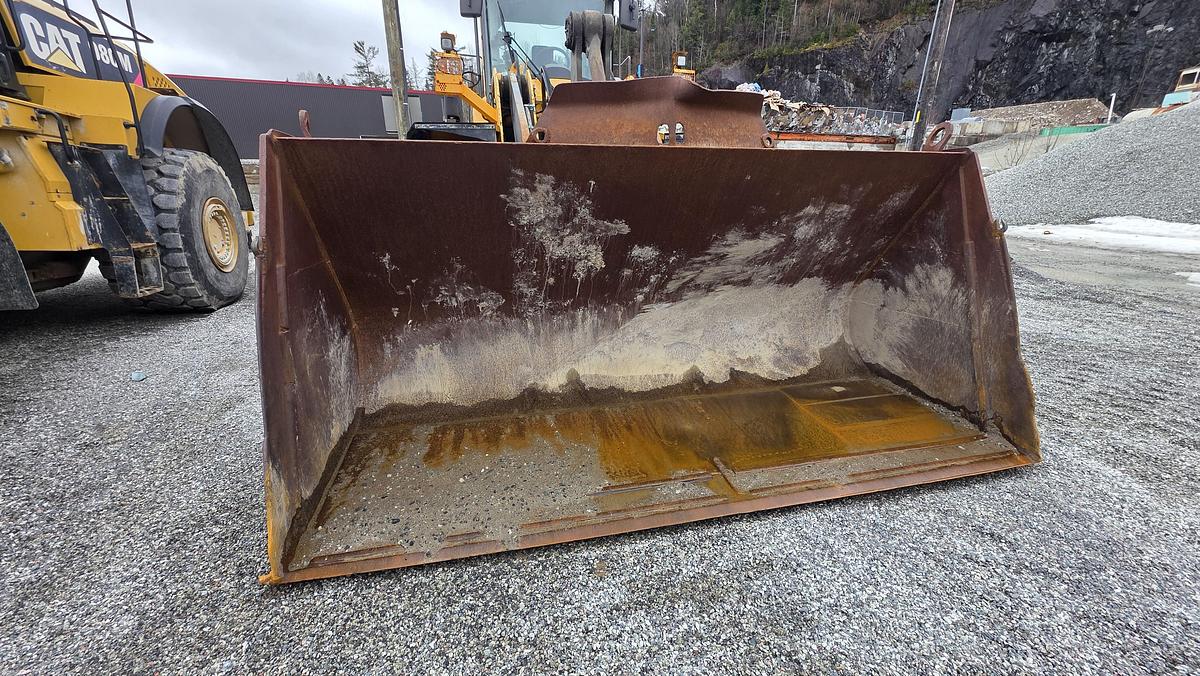 Used 2013 Volvo L180G