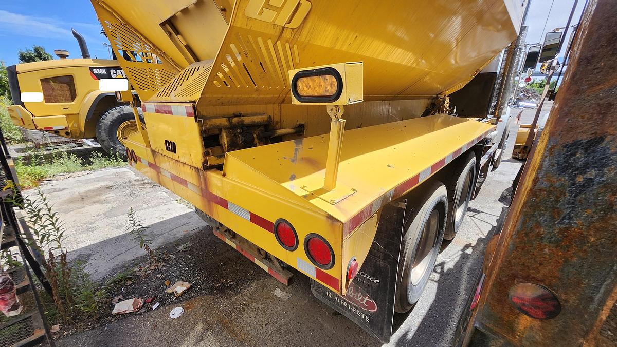 Used 2018 Peterbilt 348