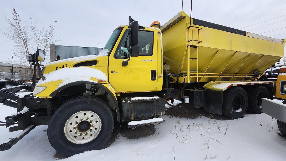 Used 2004 International 4400