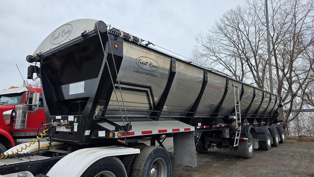 Used 2020 Trout River 4 axles Live Bottom