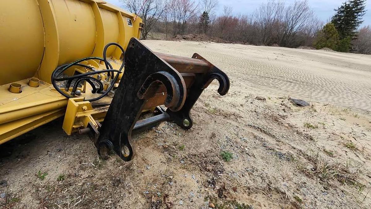 Used Komatsu WA320 Quick attach