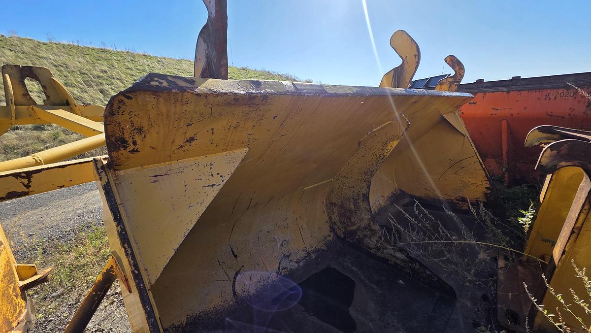 Used CAT 11 Feet Bucket With Snow Box