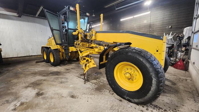 Used 2003 Volvo G720B