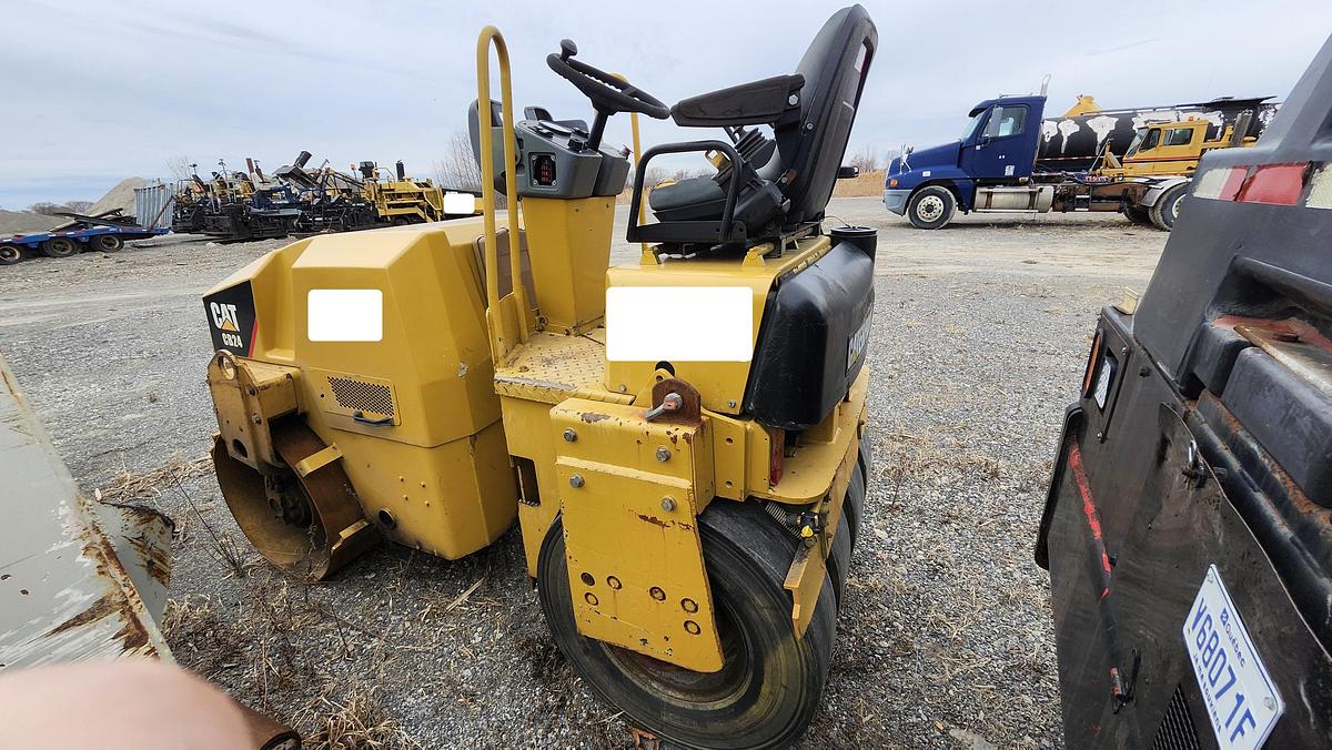 Used 2009 Caterpillar CB24