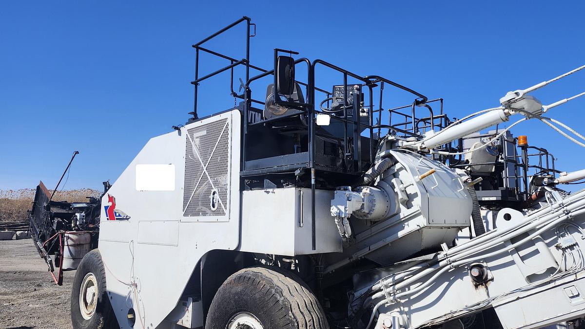 Used 2010 Roadtec SB2500D