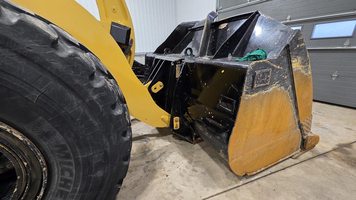 Used 2023 Caterpillar 966