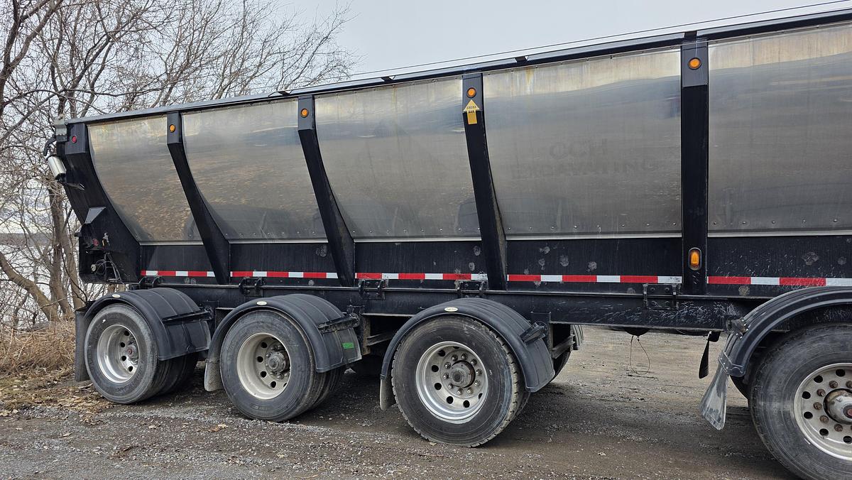 Used 2020 Trout River 4 axles Live Bottom