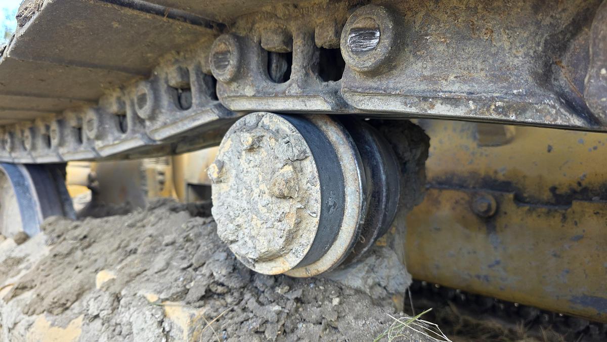Used 2004 Caterpillar D3C XL