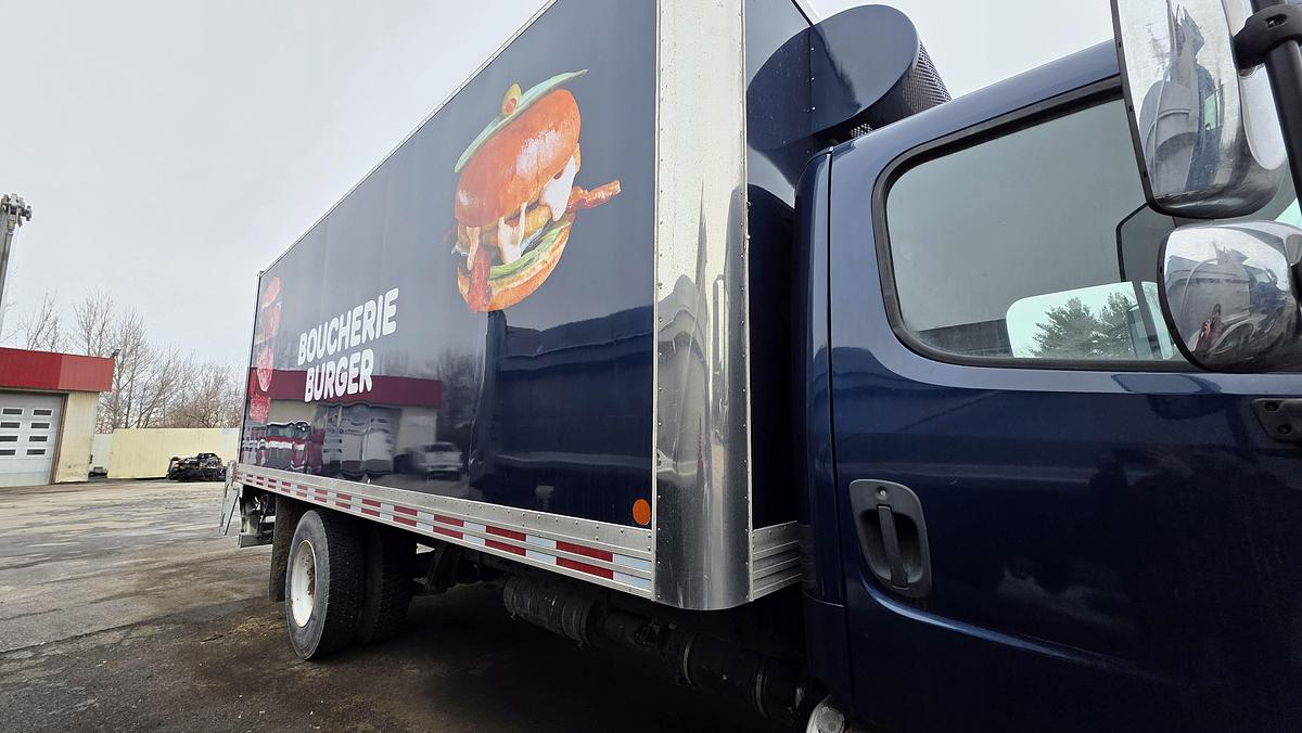 Used 2016 Freightliner Cube 22 feet