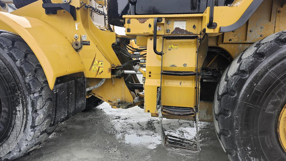 Used 2014 Caterpillar 972M