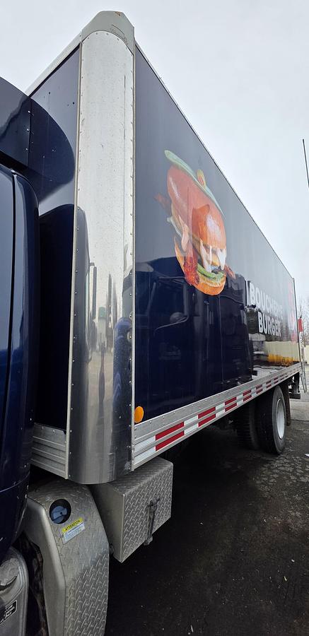 Used 2016 Freightliner Cube 22 feet