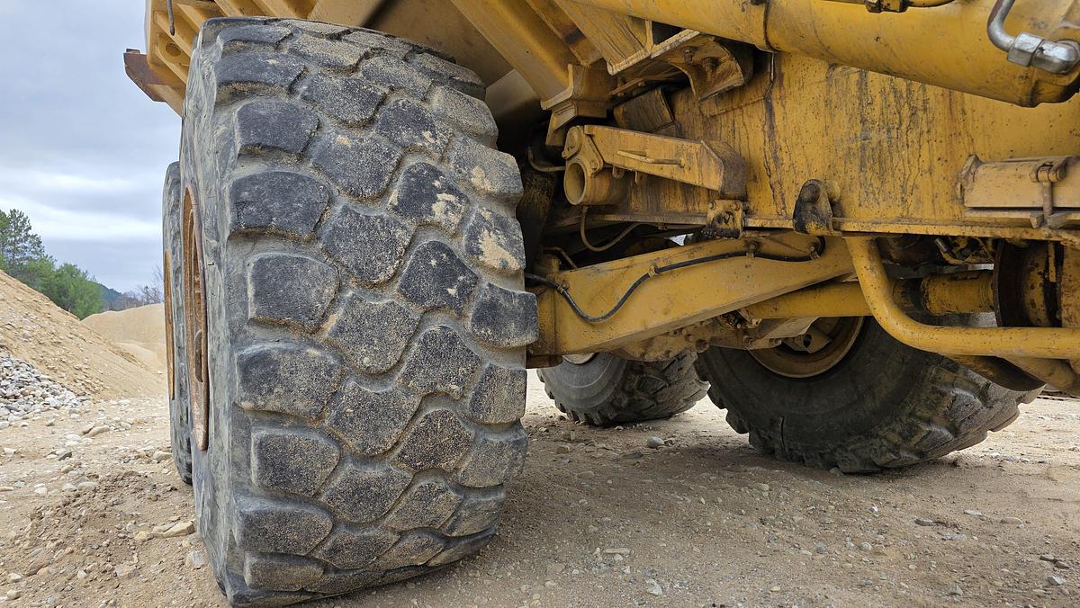 Used 1997 Caterpillar D400E