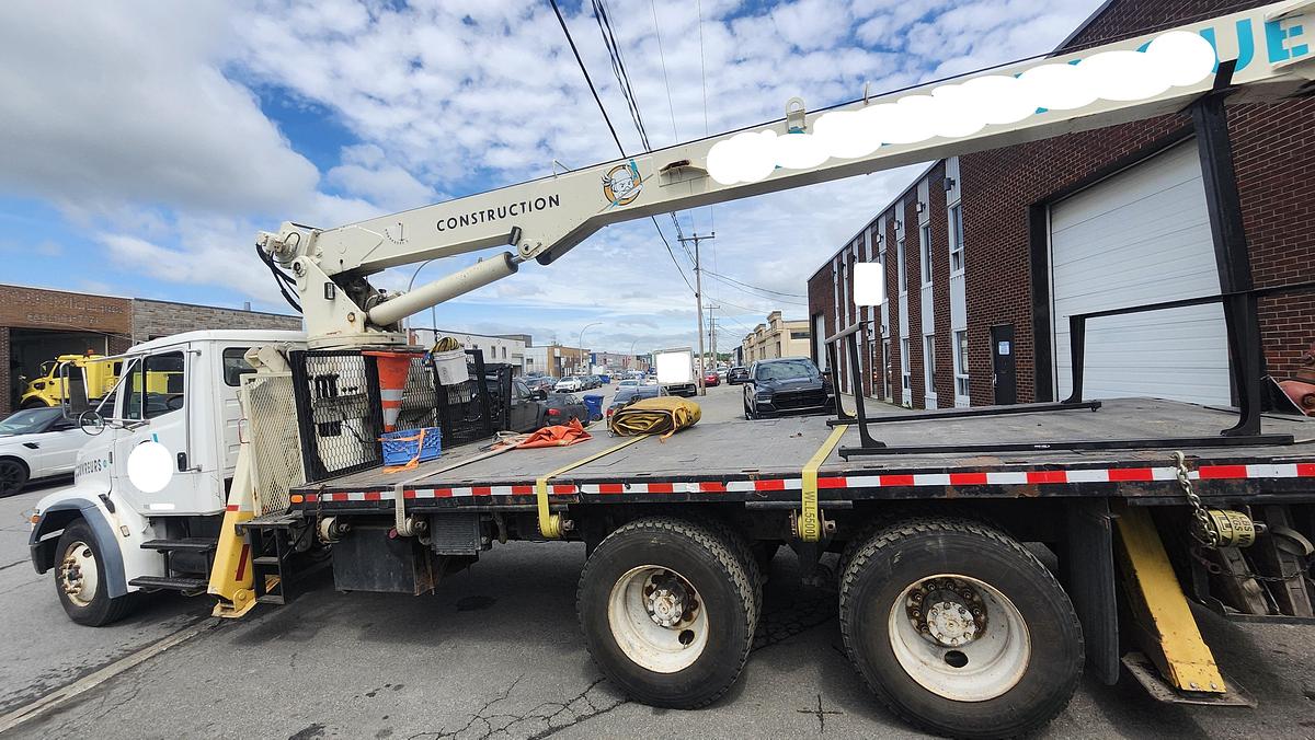 Used 2003 Freightliner FL112