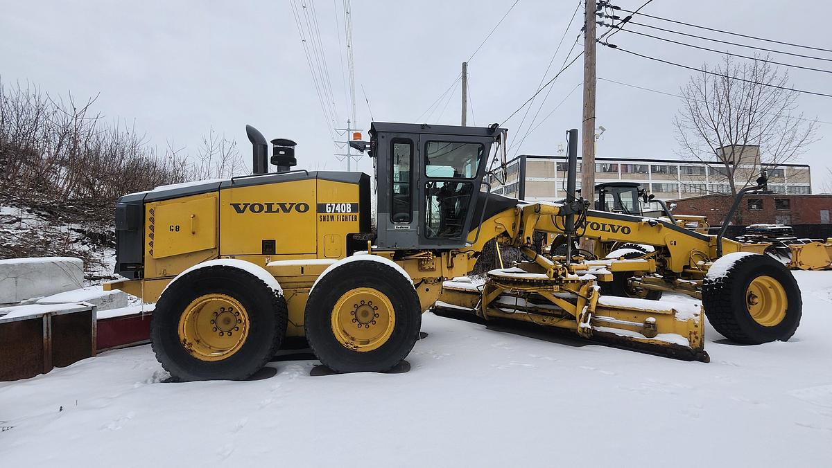 Used 2006 Volvo G740B