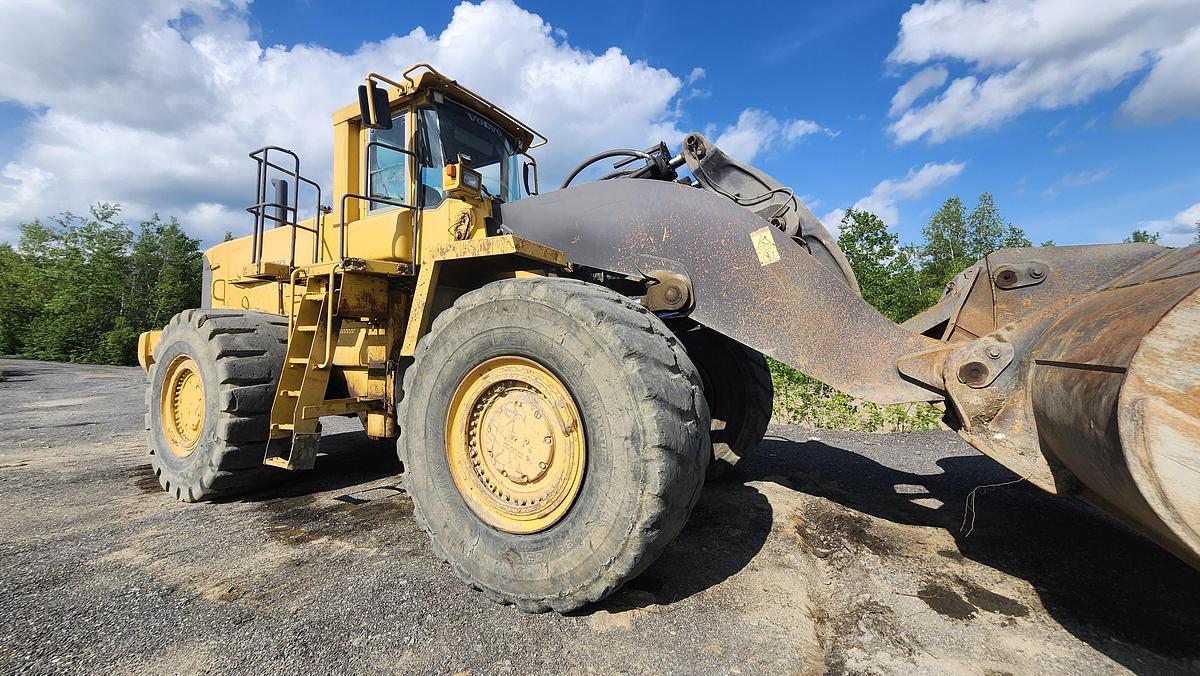 Used 2003 Volvo L330E