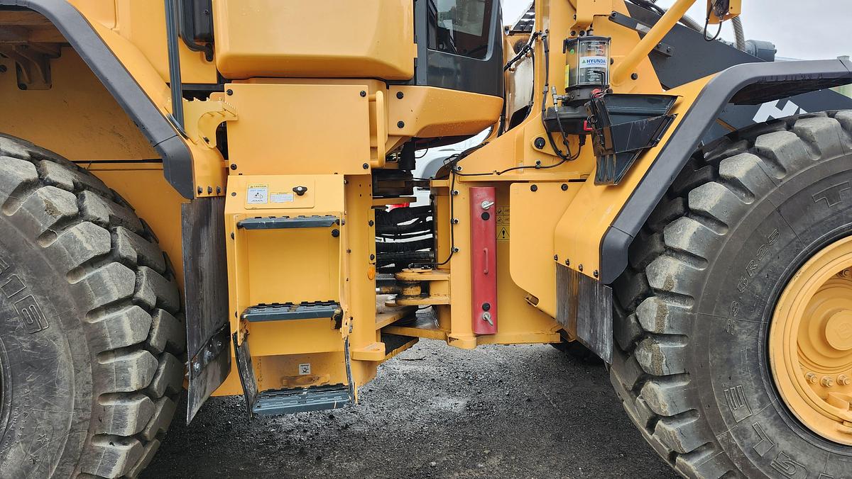 Used 2023 Hyundai HL960A HDXT