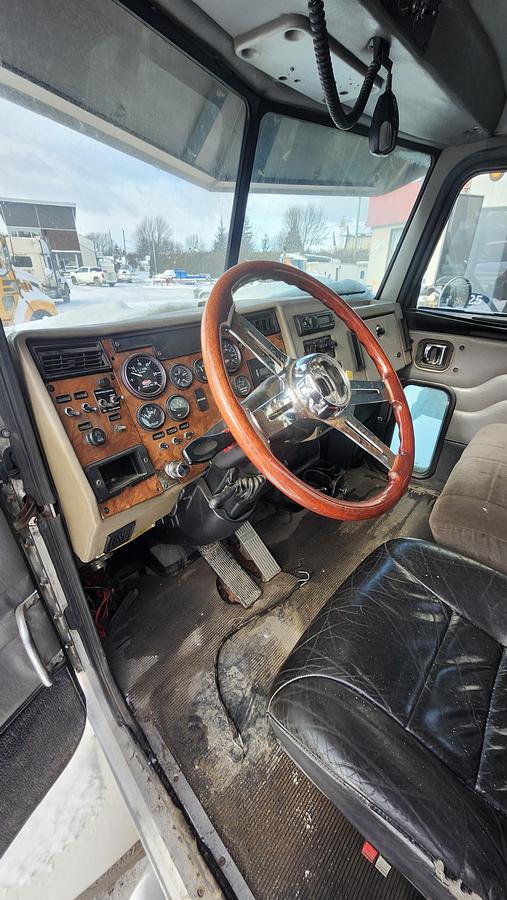 Used 2009 Peterbilt 348