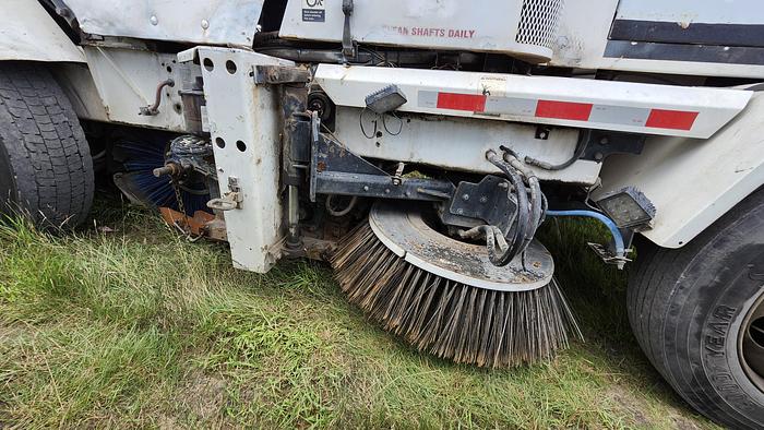 Used 2001 Johnston 4000