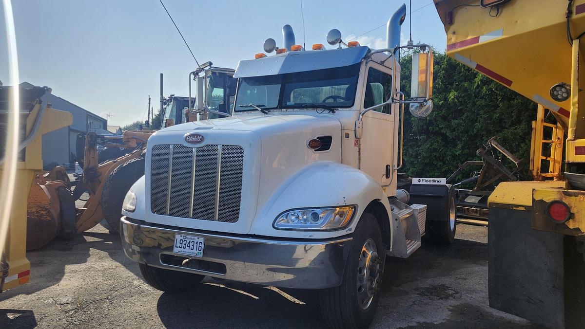 Used 2009 Peterbilt 348