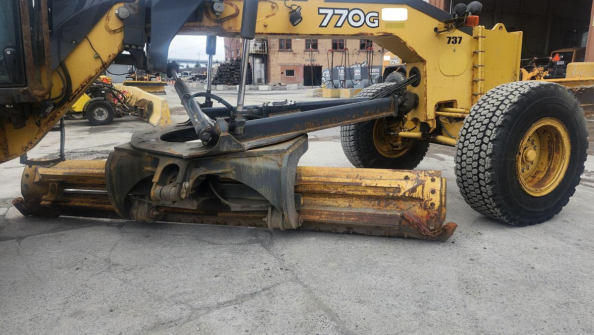 Used 2011 John Deere 770G