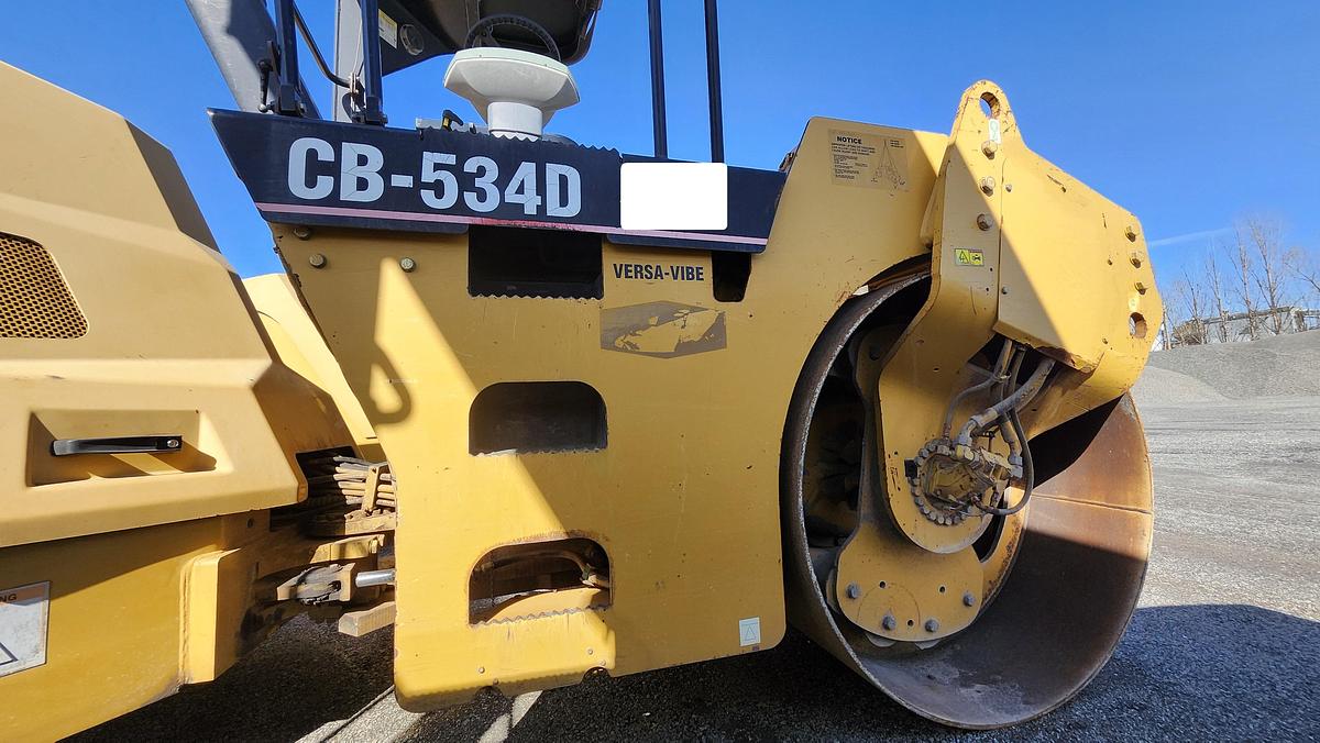 Used 2006 Caterpillar CB-534D