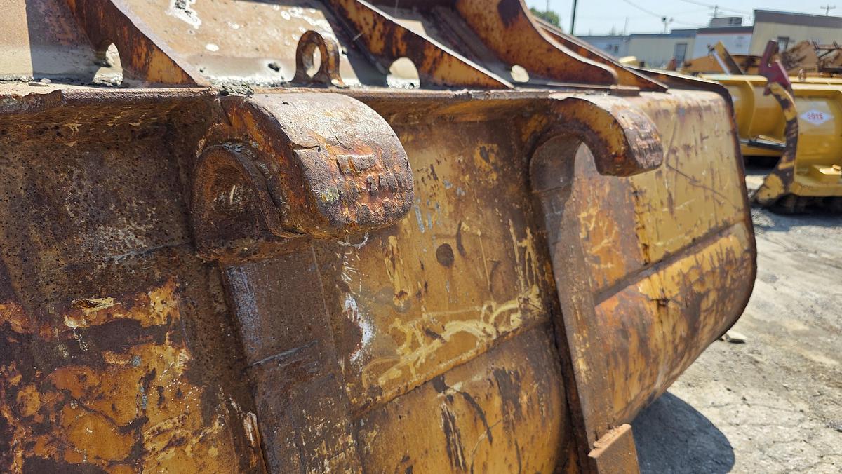 Used Caterpillar 112″ Bucket
