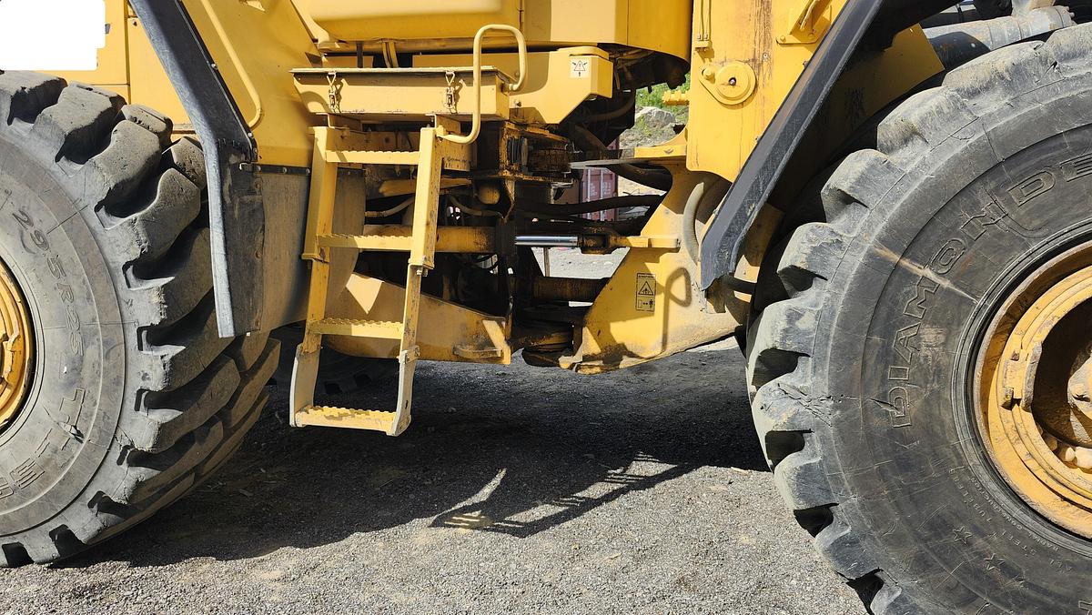 Used 2005 Volvo L220E