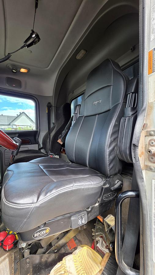 Used 2012 Peterbilt Tandem