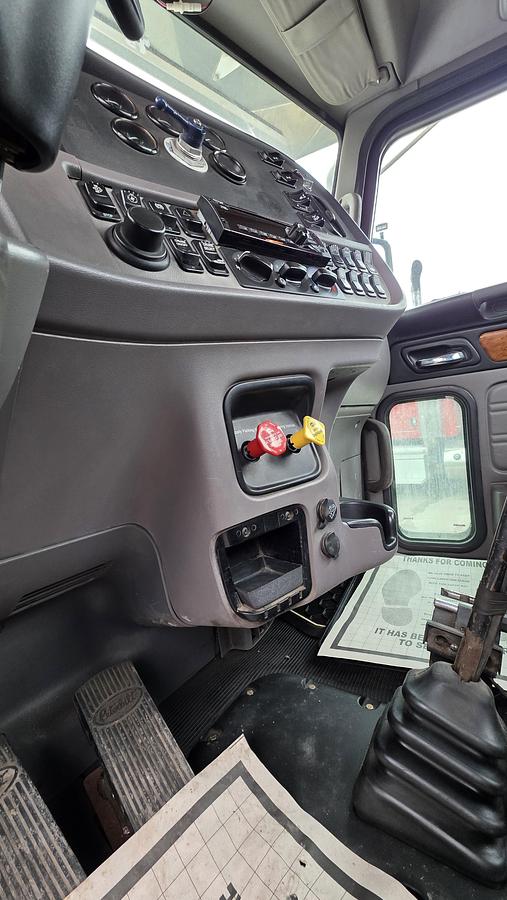 Used 2011 Peterbilt 378