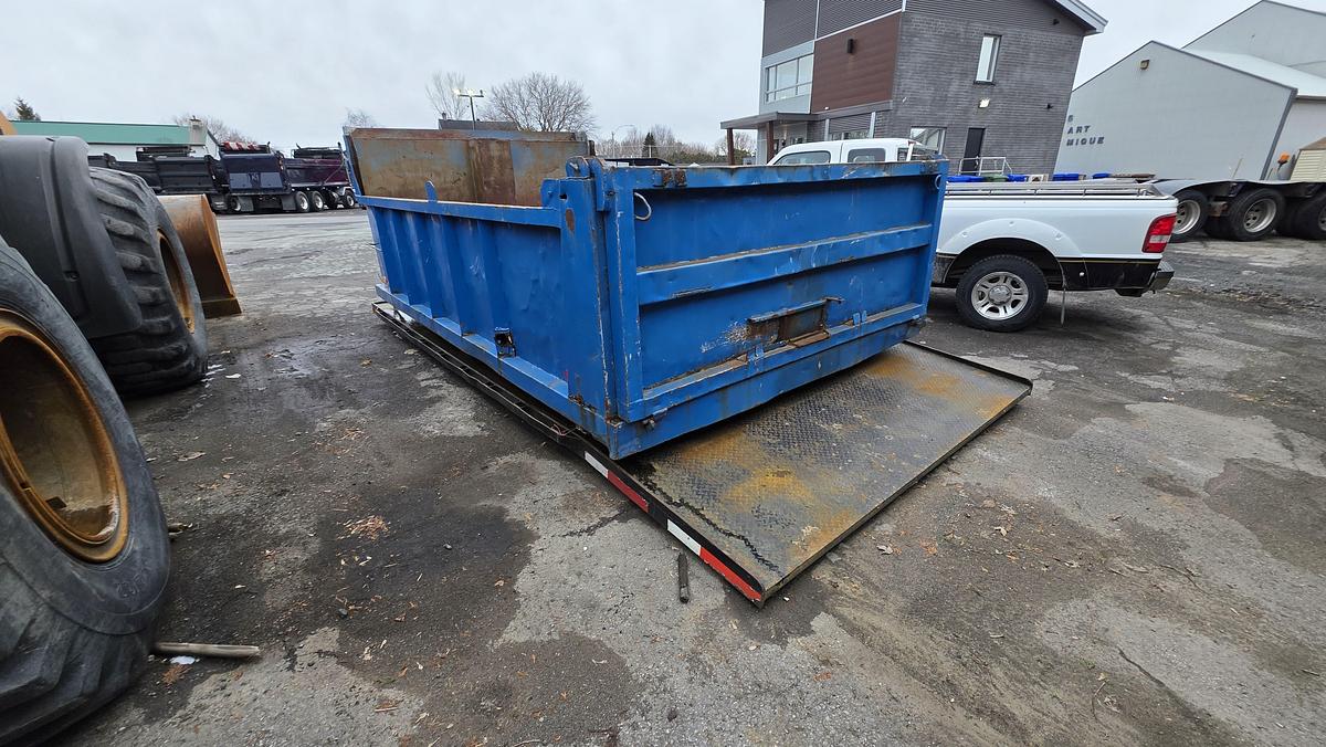Used 2014 Roll-Off 2 axles