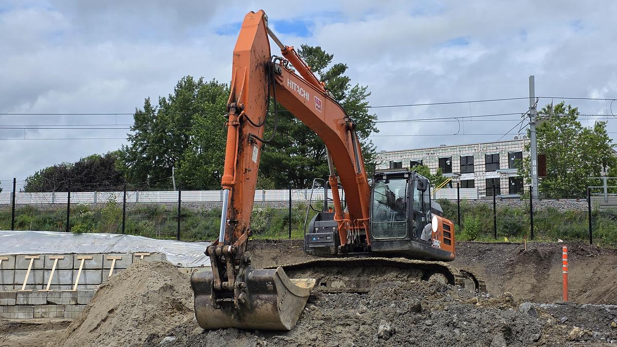 Used 2019 Hitachi ZX300
