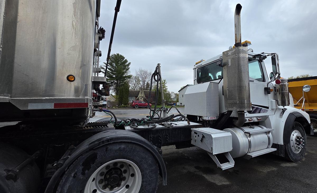 Used 2011 International Paystar 5000