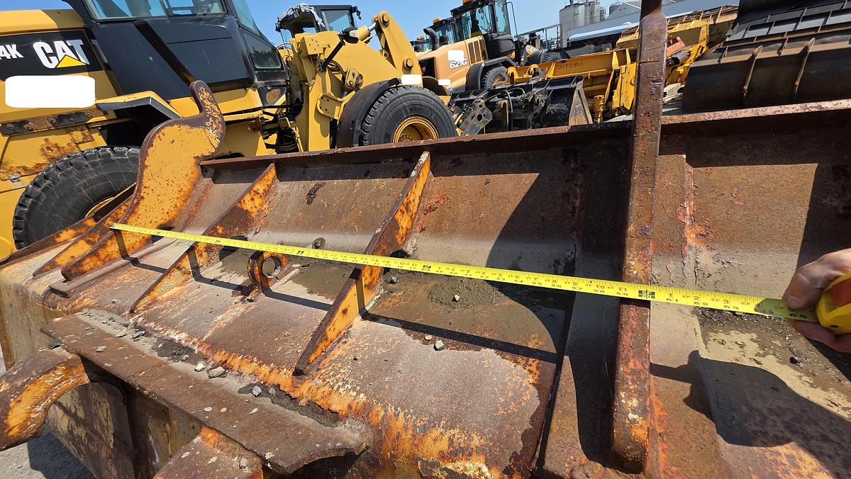 Used Caterpillar 112″ Bucket