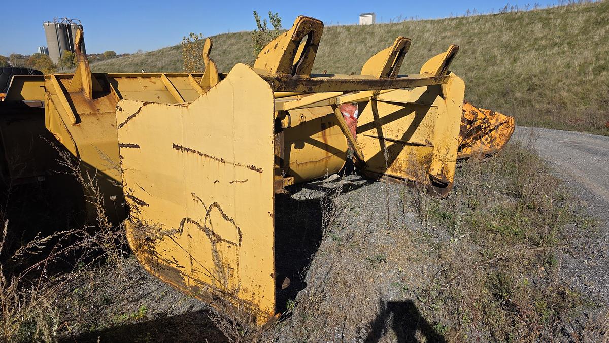 Used CAT 11 Feet Bucket With Snow Box