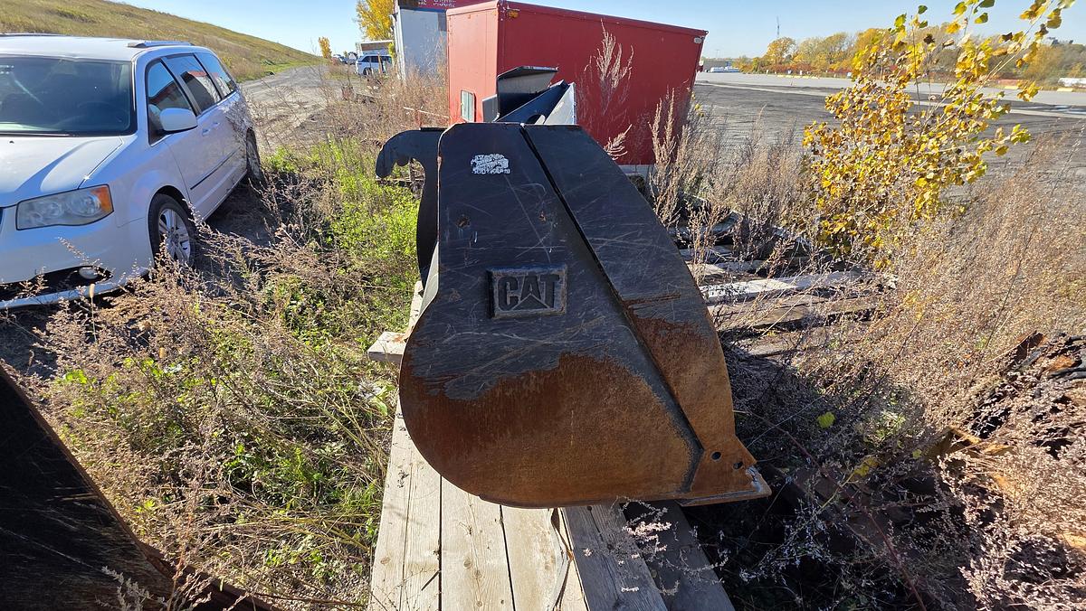 Used 100 in Caterpillar Bucket