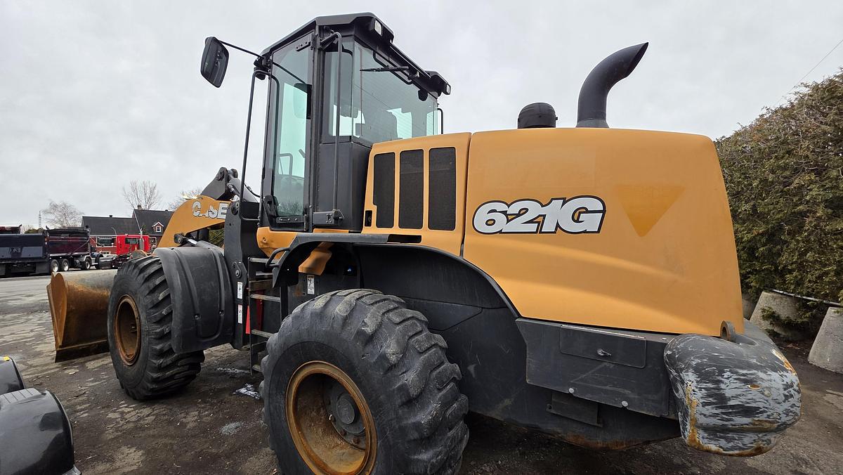 Used 2017 Case 621G
