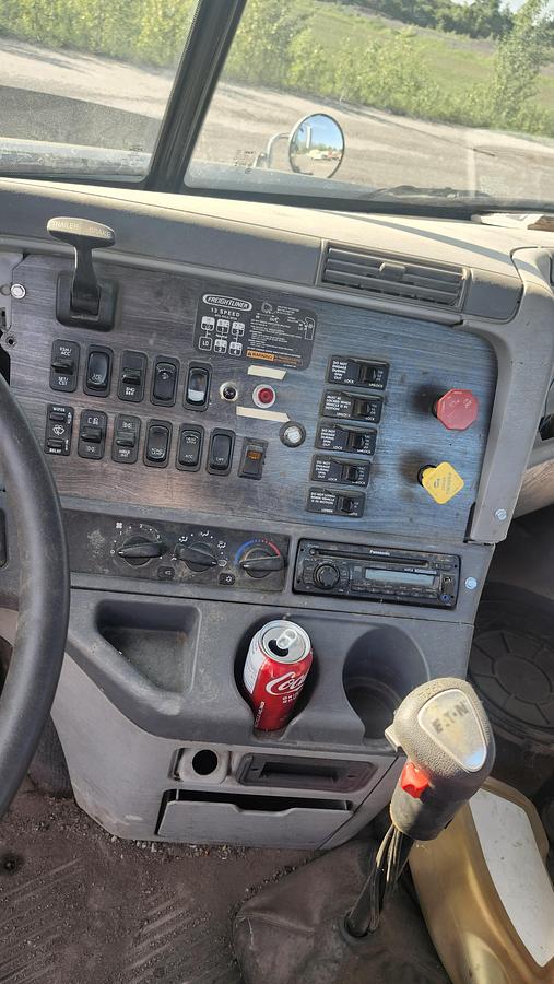 Used 2009 Freightliner Columbia