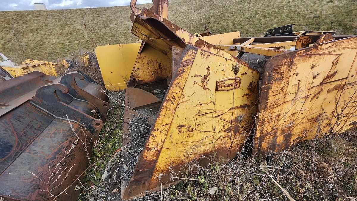 Used 120″ Bucket for Caterpillar 950H