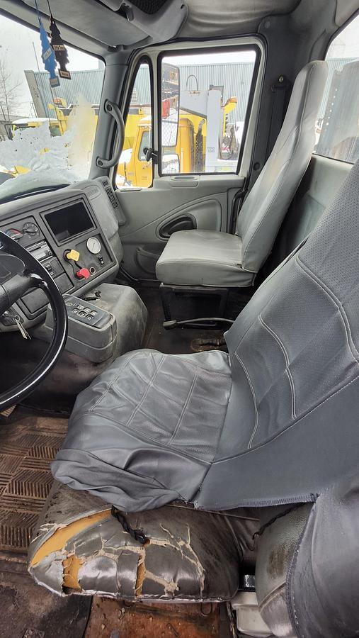 Used 2005 International 8600