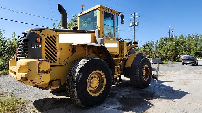 Used 2005 Volvo L90E