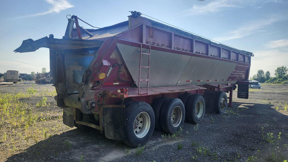 Used 1999 Red River LB439 / 4 axles strap trailer