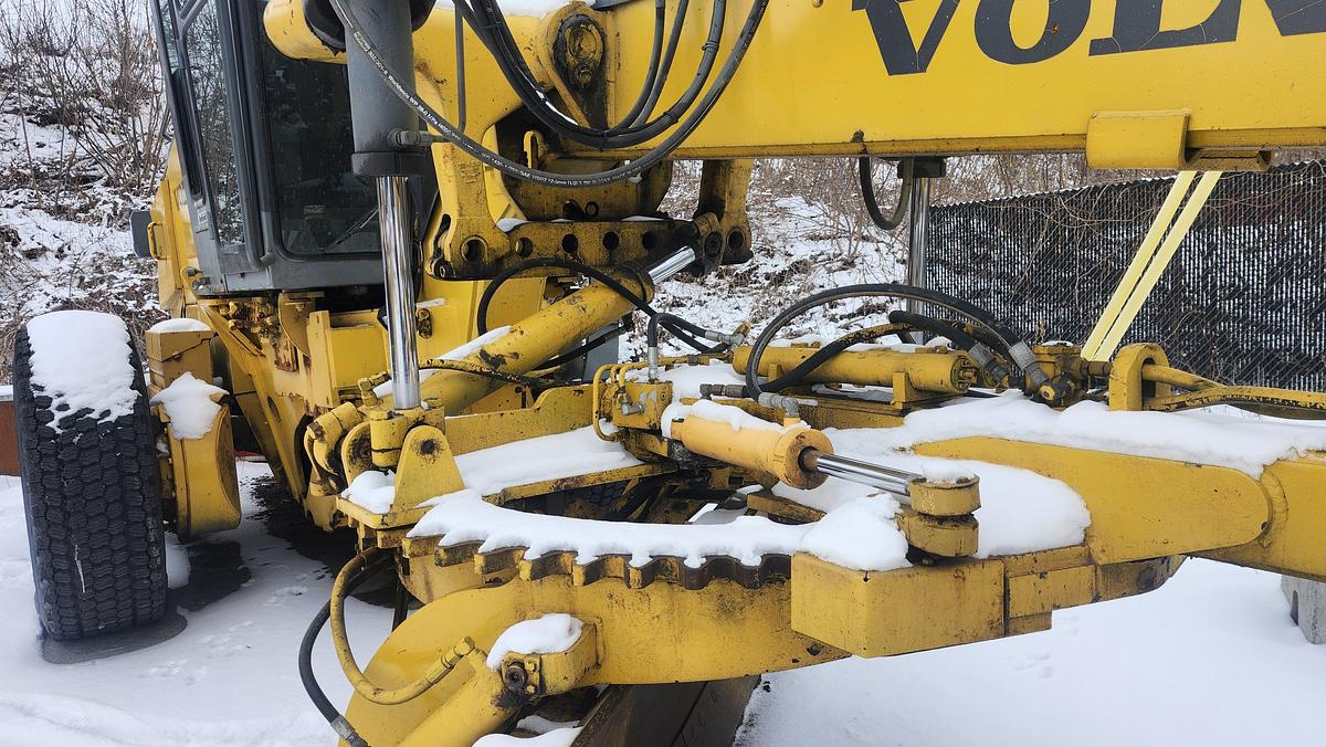 Used 2006 Volvo G740B