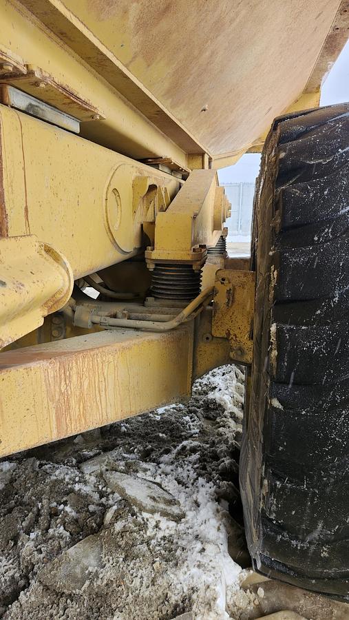Used 2001 Caterpillar 735