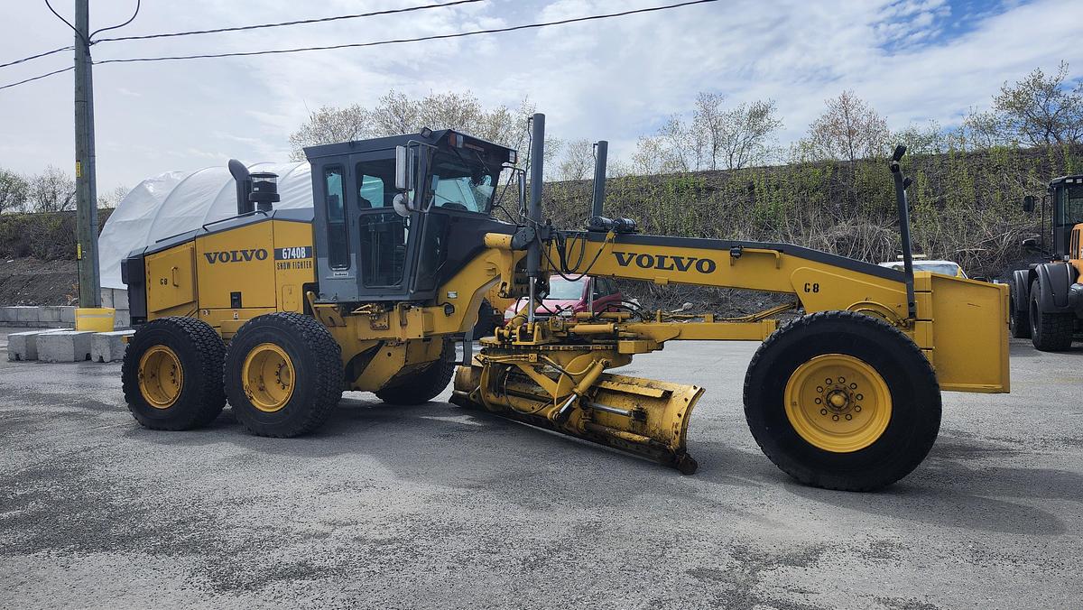 Used 2006 Volvo G740B