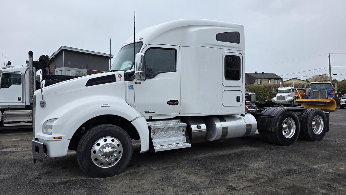 Used 2020 Kenworth T880