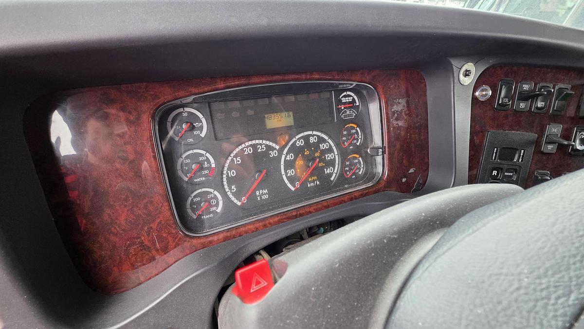 Used 2015 Freightliner M2-112